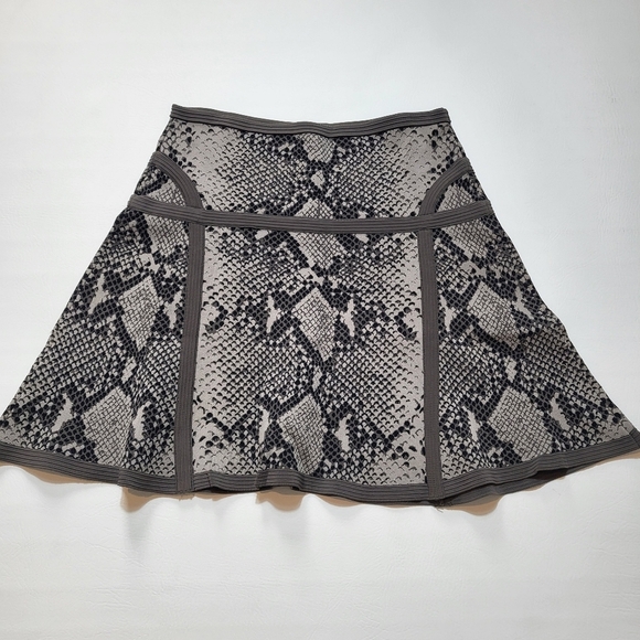 Diane Von Furstenberg Skirt Flote Gray Black Snakeskin Python Skater Mini Sz M - Picture 2 of 6